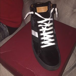 Black and white Bally’s